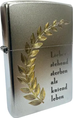 Immagine prodotto di Accendino Zippo Limited Edition “Lieber stehend sterben als kniend leben” cromo satinato incisione diamantata