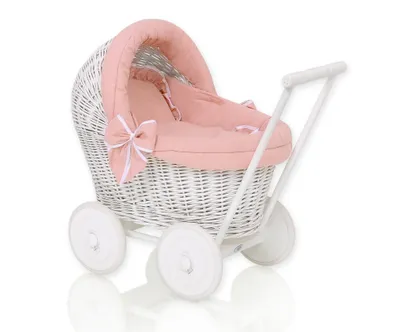 Produktbild von Wickelwagen für Puppen mit Bettwäsche in Weiß und Brautrosa handgefertigt aus natürlichem Rattan mit Holzrädern