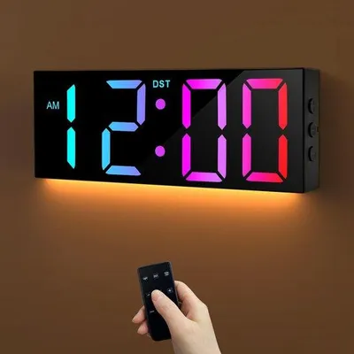 Zdjęcie produktu dla Cyfrowy zegar ścienny 12" RGB z automatycznym ściemnianiem i lampką nocną LED