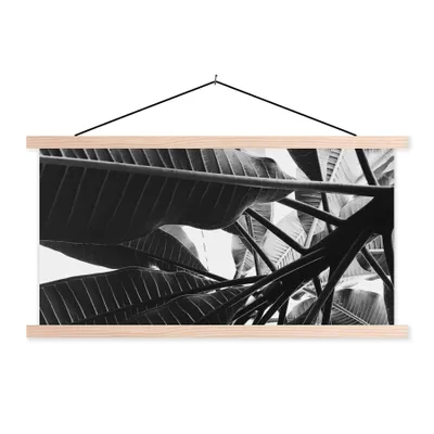 Produktbild von MuchoWow® Textilposter Palmenblatt - Tropisch 120x60 cm mit holzfarbenen Rahmen - Klemmleiste