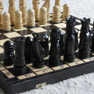 Produktbild von Edles grosses Schach Schachspiel 50 x 50 cm HANDGESCHNITZT NEU Holz schwarz