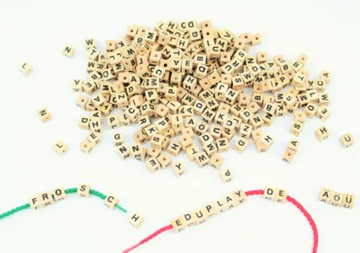 Produktbild von EDUPLAY 200-075 Buchstabenwürfel aus Holz, 7,5 x 7,5 x 7,5 mm, natur (300er Pack)