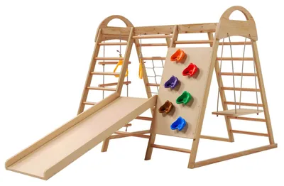 Image de Aire de jeux en plein air avec structures d'escalade, balançoire et toboggan, couleur bois