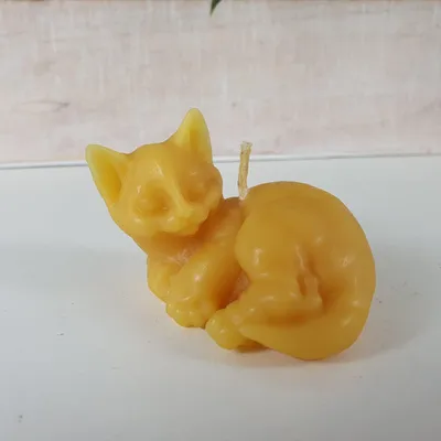 Produktbild von Bienenwachskerze verspielte Katze Kerze 3,5 cm