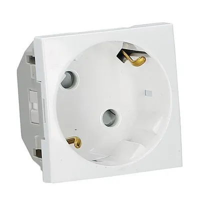 Obrázok produktu pre EFAPEL Quadro45 Zásuvka SCHUKO s uzemnením biela 45132SBR