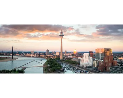 Produktbild von Glasbild Düsseldorf Skyline II GLA2048 125x50 cm