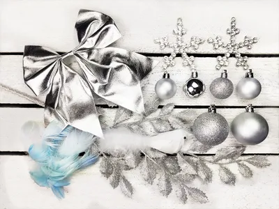 Produktbild von Set Weihnachtskugeln 131 Stück in Luxusbox HEAVENLY SILVER für Weihnachtsbäume 240-270 cm