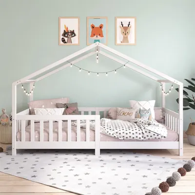 Produktbild von Hausbett LISAN aus massiver Kiefer in weiß, schönes Montessori Bett in 90 x 200 cm, stabiles Indianerbett mit Rausfallschutz und Dach