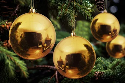 Produktbild von Große Christbaumkugeln Gold Glänzend 6 Stück Bruchfest Weihnachtskugeln Set 14cm