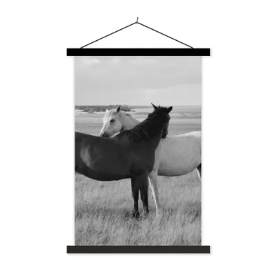 Produktbild von MuchoWow® Textilposter Pferde - Tiere - Porträt - Schwarz-Weiß - Landleben 120x180 cm mit schwarzem Rahmen - Fotos