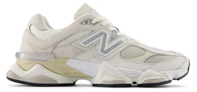 Produktbild von Kaufen Sie den New Balance U9060WHT Sea Salt Moonbeam bei Kicksshop. Trendiger beigefarbener Uni-Sneaker mit modernem Design und bequemer Passform.