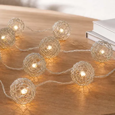 Produktbild von hellum LED Lichterkette Strom, 20 LED, Metallbälle silber, Trafo innen 576559