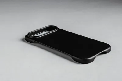 Zdjęcie produktu dla Nomad Traditional Leather Case, Black (Horween) - Iphone 17 Air