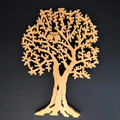 Produktbild von Holzbaum mit Eichhörnchen und Eulen, Massivholz, 40x28 cm