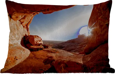 Produktbild von MuchoWow® Outdoor Kissen - Höhle - Wüste - Sonne - Landschaft - 60x40 cm - Wetterfest - Lounge Kissen - Zierkissen - Kissen für Innenräume