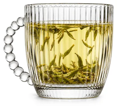 Produktbild von KADAX Teetasse 340 ml, 1 Stück, Glastasse mit dekorativem Henkel Kaffeetasse aus Glas, Teeglas, transparente Tasse für Heißgetränke wie Tee, Kaffee & Kakao, Kaffeeglas, spülmaschinenfest (Geriffelte)