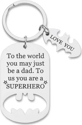 Produktbild von Schlüsselanhänger-Geschenk zum Vatertag für Papa – Schlüsselanhänger „Für uns bist du ein Superheld!“ – Schlüsselanhänger „Papa ist mein Superheld“ – Geschenk für Papa – Batman-Schlüsselanhänger – Schlüsselanhänger-Set „Vater, Mutter, ich liebe dich“ – Geschenk für Tochter, Papa, Mama, Familie