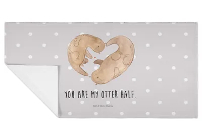 Produktbild von Mr. & Mrs. Panda Handtuch Otter Herz - Grau Pastell - Geschenk, Hochzeitstag, frottee, Verliebt, gesichtstuch, gesichtshandtuch, Flauschtuch, Love You, 50x100