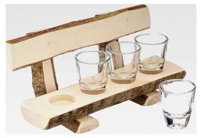 Produktbild von Holzbank mit Schnapsgläsern - Geschenk aus 100% -Naturprodukt - Vatertags- und Geburtstagsgeschenk