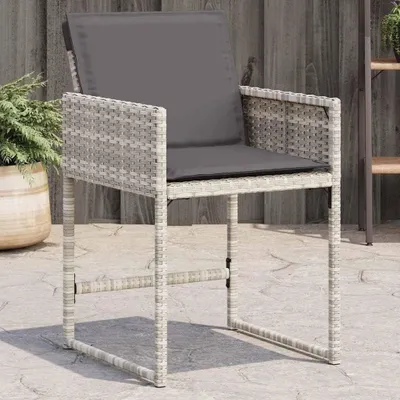 Produktbild von 4 Gartenstühle aus hellgrauem Poly-Rattan mit Kissen