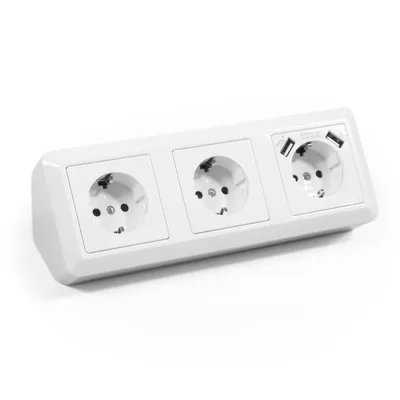 Obrázok produktu pre Zásuvkový blok McPower Cup s povrchovou montážou biely 3-cestný uzemňovací kontakt + USB