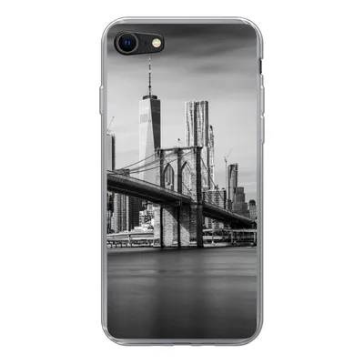 Produktbild von MuchoWow® Handyhülle Schutzhülle Hülle für iPhone 7 Architektur - New York - Brooklyn Bridge - Wasser - Schwarz und weiß Silikon Softcase Handy Hülle - Kartenhalter