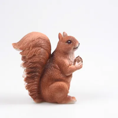 Produktbild von Lustiges Eichhörnchen aus Kunstharz Sitzend