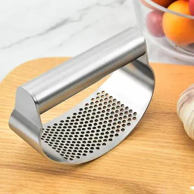 Obrázok produktu pre Oceľový drvič cesnaku, ručný drvič cesnaku – ručný drvič cesnaku, oceľový drvič cesnaku s ergonomickou rukoväťou, kuchynská pomôcka pre domácnosť