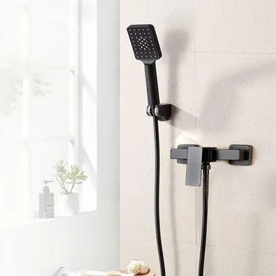Produktbild von Famanu Badewannenarmatur Set - Wandmontage mit Handbrause - 3 Funktionen - Schwarz
