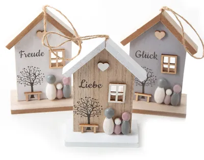 Produktbild von Logbuch-Verlag 3 Holzhäuser zum Aufhängen Deko Haus Liebe Glück Freude Geschenk Set Familie Dekoration Frühling Ostern 16,5 x 10 cm