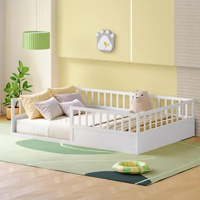 Immagine prodotto di Letto per bambini in legno massello 140x200 cm, bianco; letto a terra Montessori con protezione anticaduta, lato aperto e rete a doghe; robusto letto singolo in pino