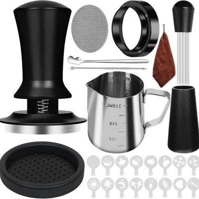 Obrázek produktu pro Sada pro baristy o průměru 51 mm pro portafiltry, obsahující utlačovač na espresso, trychtýř na mléčnou pěnu, utěrku pro baristy, štětec na latte art a šablony na zdobení