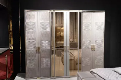 Immagine prodotto di Elegante armadio in legno grigio dal design moderno