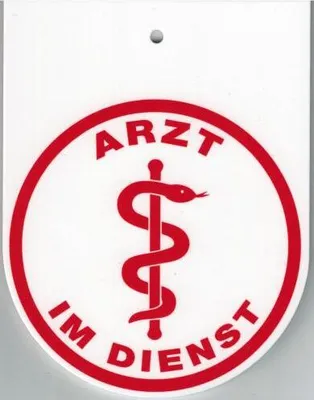 Produktbild von Hinweisschild f. Rückspiegel im Auto - ARZT/Pfleger/Pflegerin IM DIENST - Gr. 8x10,5cm - 308045/2 weiß incl. Saugnapf Color - Arzt im Dienst