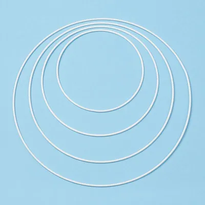 Produktbild von Metall Deko-Ring, weiß beschichtet, mit einem Durchmesser von 25 Zentimetern
