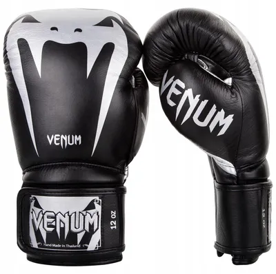 Produktbild von Venum Giant 3.0 Boxing Gloves Black Silver Gewicht 16 oz