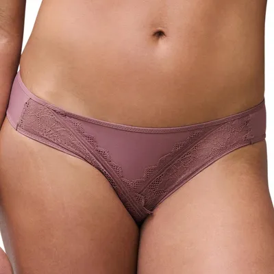 Produktbild von Chantelle Floral Touch Slip Slip mit floralem Spitzenband als besonderes Detail, Aus blickdichtem Material gefertigt, Perfekte Passform