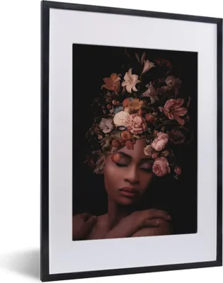 Produktbild von MuchoWow® MuchoWow® Gerahmtes Poster Frauen - Blumen - Schwarz 30x40 cm - Poster mit zchwarzem Bilderrahmen - Wandposter Schlafzimmer