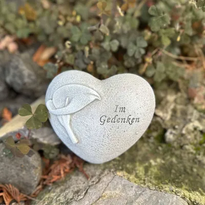 Produktbild von eberin · Friedhof Gedenkherz/Trauerherz/Spruchherz/Grab Herz Calla mit Spruch "Im Gedenken"