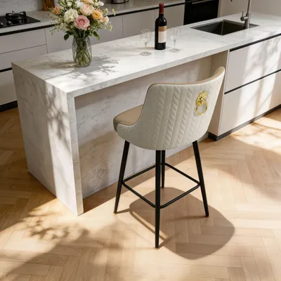 Imagen del producto de Taburete giratorio de 360° con respaldo, tapizado en cuero sintético, altura del asiento de 37 cm, ideal para barras, cocinas, salones, restaurantes, color beige