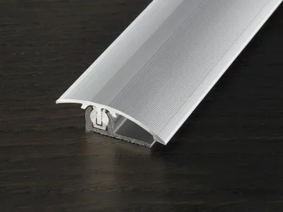 Produktbild von PROLINE Silber Universal Bodenprofil, PROVARIO Aluminium Profil Schraubbares System, Drehgelenktechnik Für Bewegungsfugen, Stufenlose Höhenanpassung, Einfache Verlegung