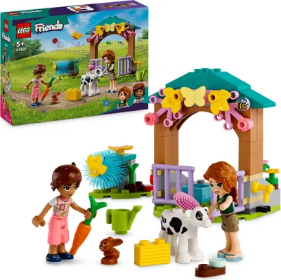 Produktbild von LEGO Friends Autumns Kälbchenstall, Bauernhof-Spielzeug mit Tieren für Kinder, kleines Set mit 2 Figuren, Hase und Kuh-Figur, Geschenk für 5-jährige Mädchen und Jungen 42607