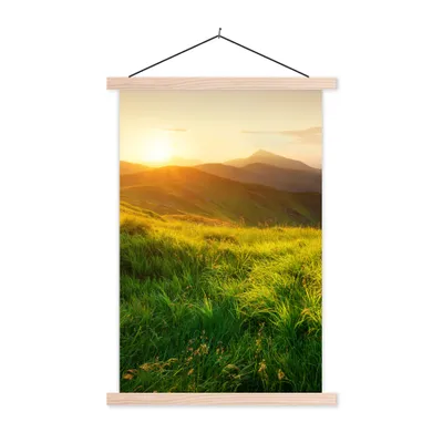 Produktbild von MuchoWow® Textilposter Gras - Hügel - Sonne - Natur - Landschaft 120x180 cm mit holzfarbenen Rahmen - Textil-Plakat