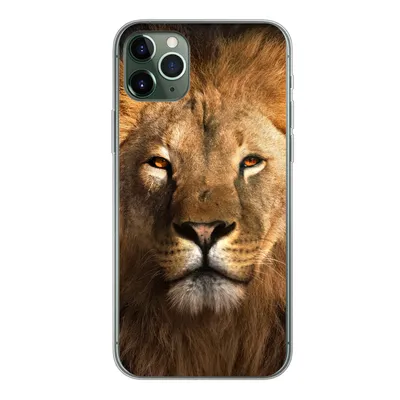 Produktbild von MuchoWow® Handyhülle Schutzhülle Hülle für iPhone 11 Pro Max Löwe - Tiere - Schwarz - Hell - Braun - Porträt Silikon Softcase Handy Hülle - Schutz
