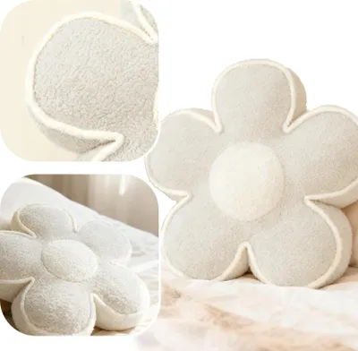 Produktbild von Dekoratives Kissen Boucle Blume Beige 50X50