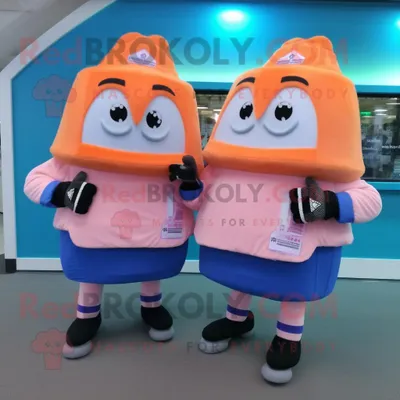 Obrázek produktu pro Postava REDBROKOLY maskota Peach Pair Of Ice Skates oblečená do mikiny a tašek Messenger