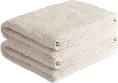 Produktbild von Sansibar Sylt Badetuch Saunatuch 2er Set Frottier-Serie „Classic“, sand, hochwertig gesticktes Sansibar Säbel-Logo, hautfreundlich