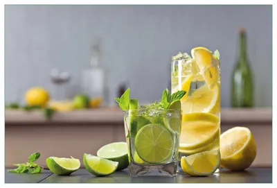 Produktbild von Wallario Küchenrückwand aus Glas, Größe: 90 x 60 cm, Motiv: Cocktails mit Limetten und Zitronen | Spritzschutz | abwischbar | pflegeleicht | in
