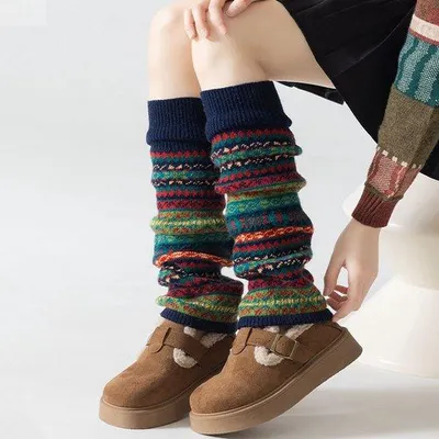 Produktbild von Warme, lange Leggings für Damen, marineblauer Winterstil, kniehohe Beinbedeckung.