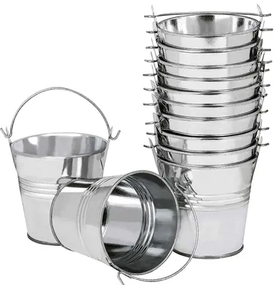 Produktbild von 12 Mini-Metall-Hängeblumentöpfe, 6 cm große Hängeblumentöpfe/Eimer mit abnehmbarem Griff für Balkon, Zaun, Garten, Heimdekoration (silber)